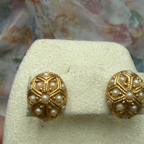 Vintage D’Orlan Gold and Pearl pierced Earrings - Picture 2 of 3